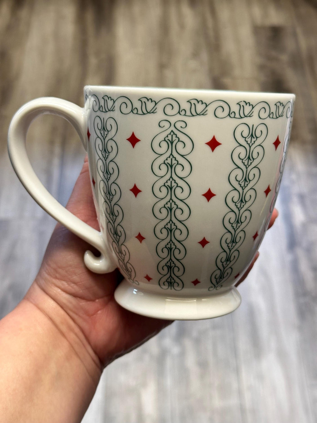 Starbucks Large Holiday Mug 18oz – White Green Red. Ship Fast!