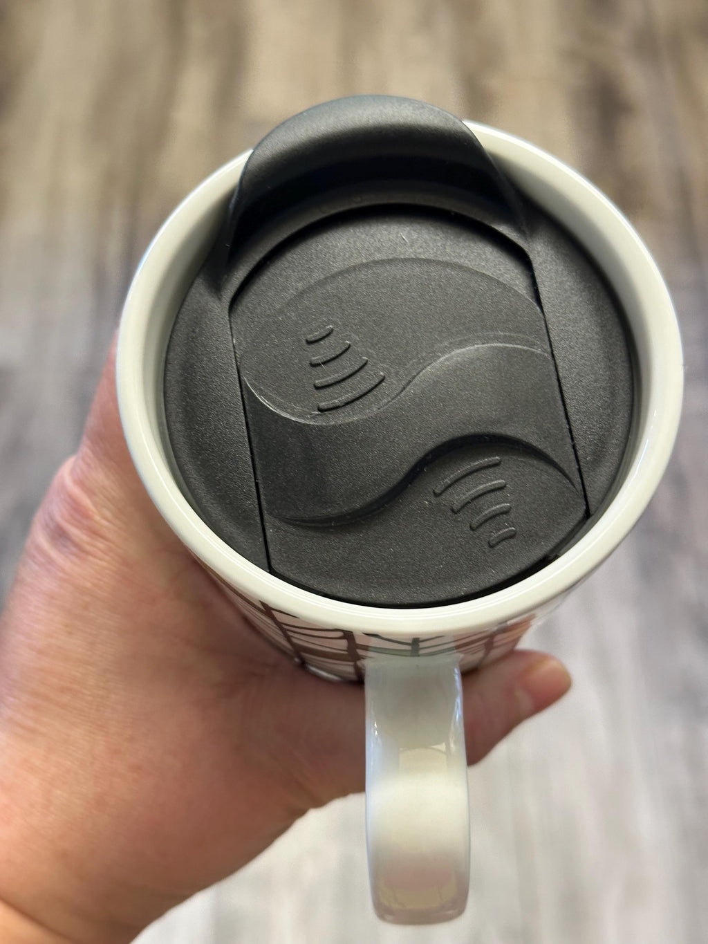 Starbucks Black Gold Geometric Cup with lid 14 oz – Ship Fast!
