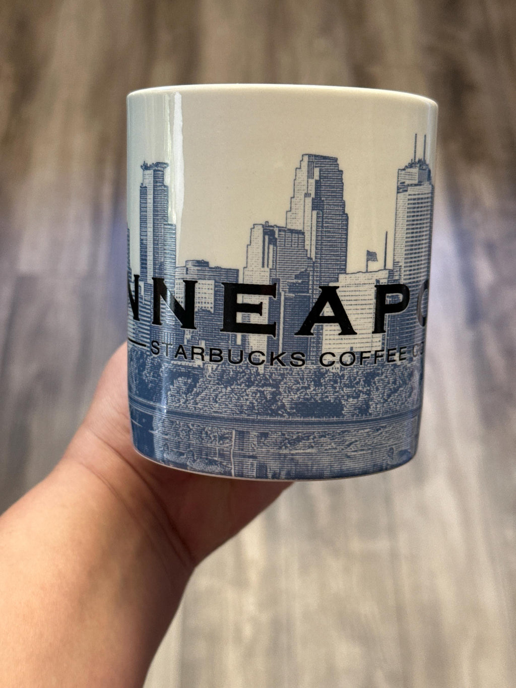 Starbucks Minneapolis Skyline Series Mug 18oz City of Lakes 2002 EUC