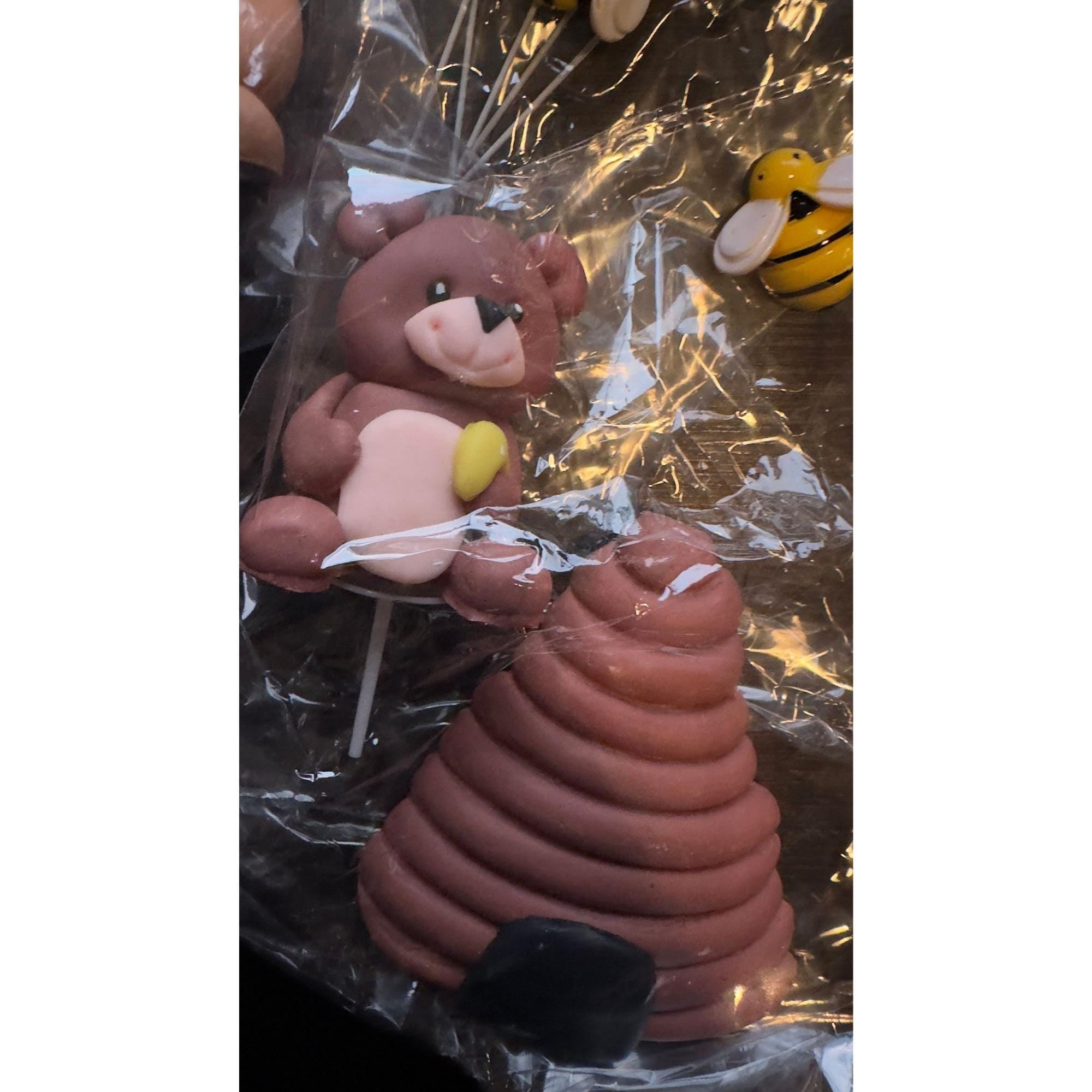 Teddy Bear & Bees Cake Decoration: Baby Shower Cake Decor