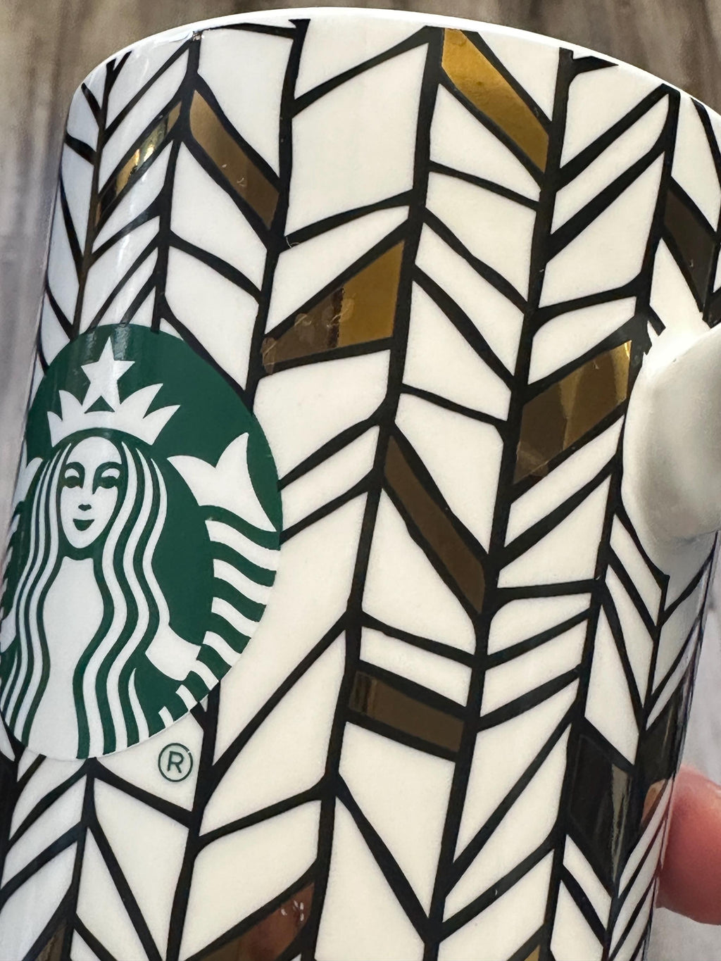 Starbucks Black Gold Geometric Cup with lid 14 oz – Ship Fast!