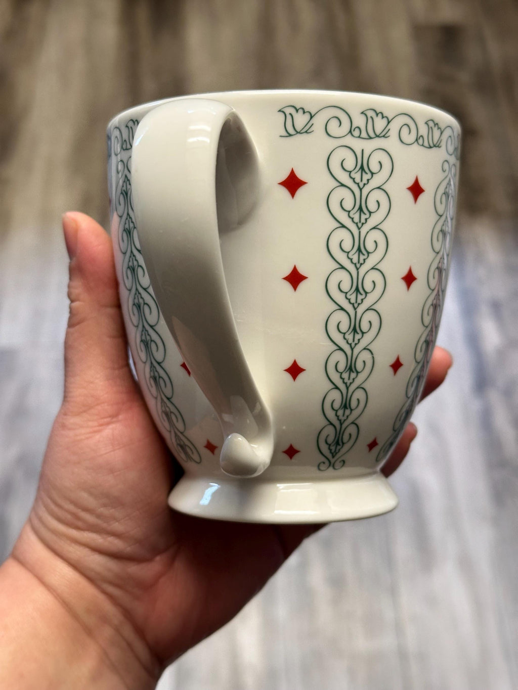 Starbucks Large Holiday Mug 18oz – White Green Red. Ship Fast!