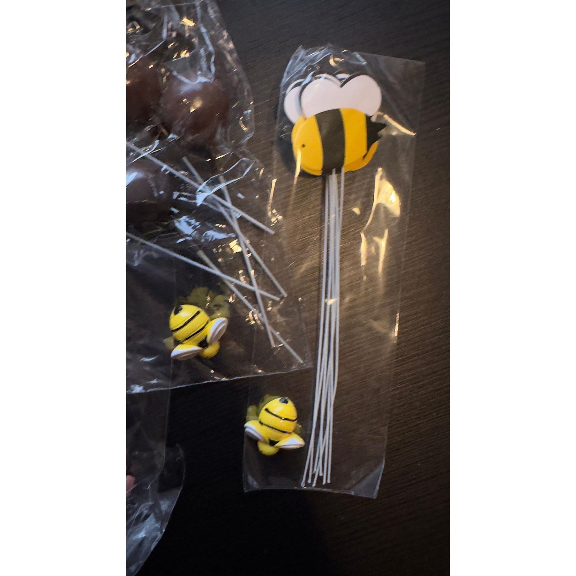 Teddy Bear & Bees Cake Decoration: Baby Shower Cake Decor